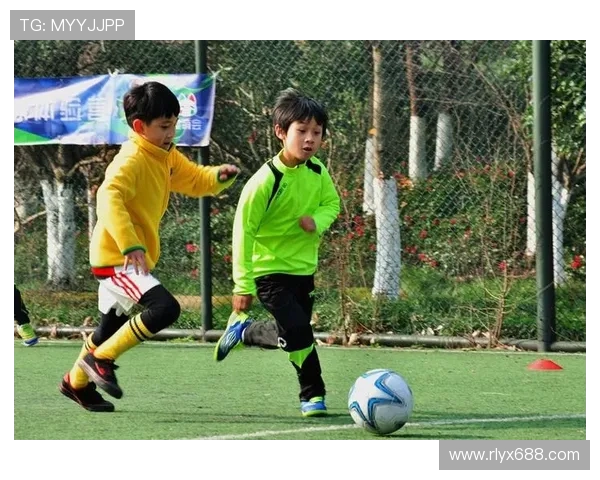 杭州足球队的节奏揭秘:激情与梦想交织的绿茵传奇 杭州足球队的节奏揭秘:激情与梦想交织的绿茵传奇