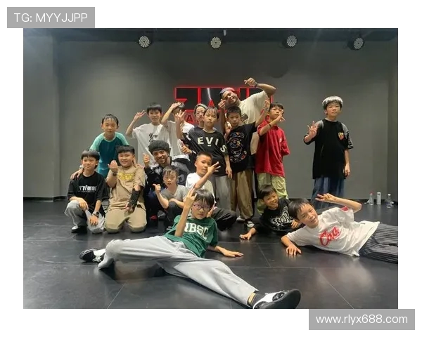 深圳街舞队的耐力挑战与成长之路探索街舞文化的深度与广度 深圳街舞队的耐力挑战与成长之路探索街舞文化的深度与广度