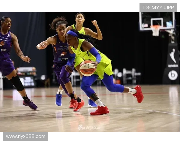 WNBA神秘人对决水星的精彩赛况分析与球员表现评估
