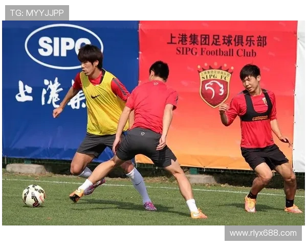 卓尔与建业激战正酣实况比赛精彩瞬间回顾与分析