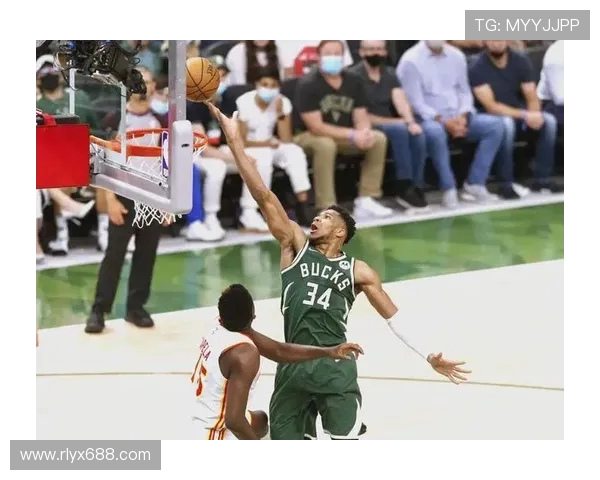 特雷杨引领NBA新风潮展现超强控球与得分能力的传奇之路 特雷杨引领NBA新风潮展现超强控球与得分能力的传奇之路