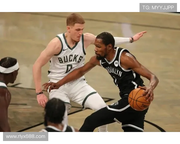 老鹰与独行侠激战正酣谁能在这场对决中笑到最后 老鹰与独行侠激战正酣谁能在这场对决中笑到最后